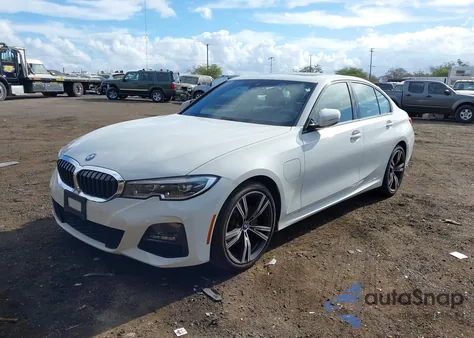 2021 BMW 3 Series 330E z USA, uszkodzony, nr VIN 3MW5P7J06M8B75130
